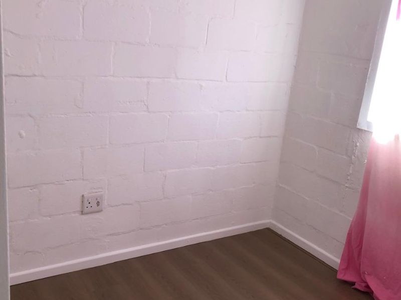 Freshly renovated two bedroom house  - Photo 10