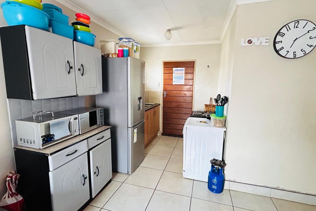 Refined family home for sale - Photo 4