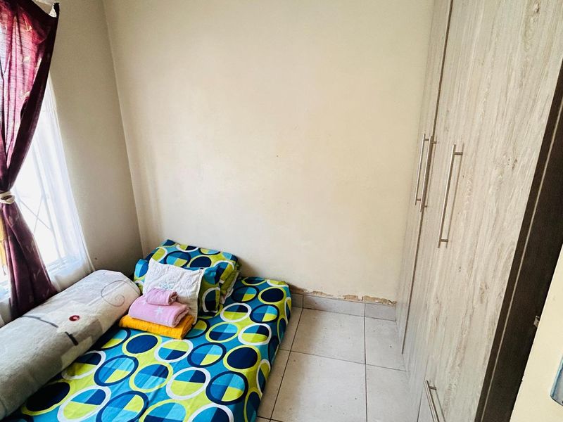 Refined family home for sale - Photo 6