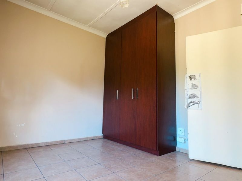 Versatile property in Three Rivers - Photo 4