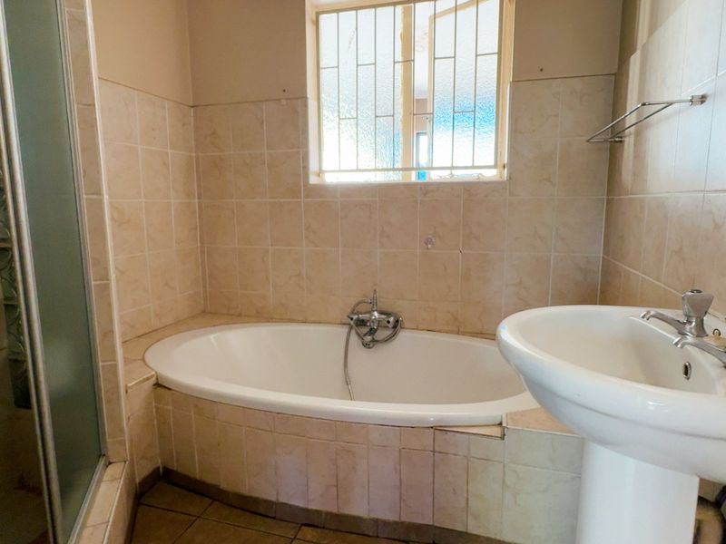 Versatile property in Three Rivers - Photo 5