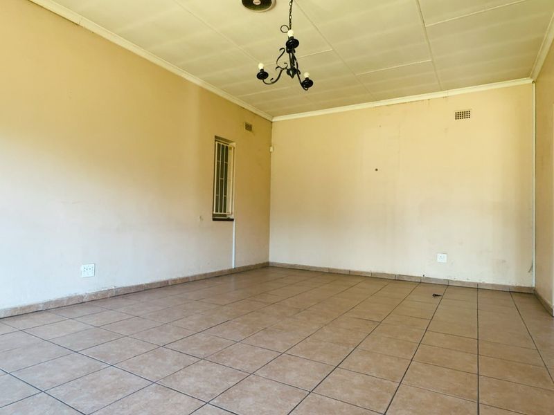 Versatile property in Three Rivers - Photo 3