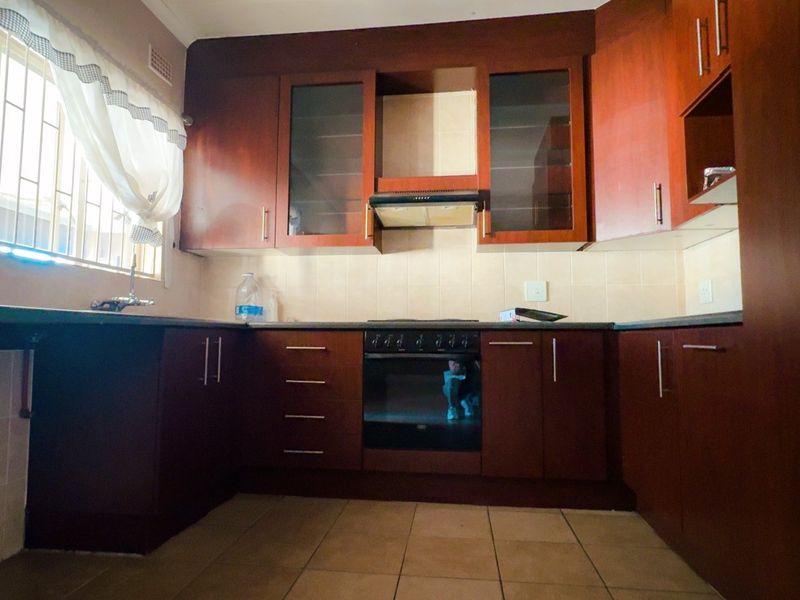 Versatile property in Three Rivers - Photo 9