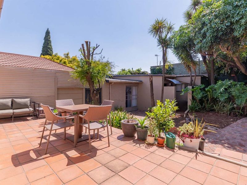 3 Bedroom House For Sale in Kensington - Photo 10