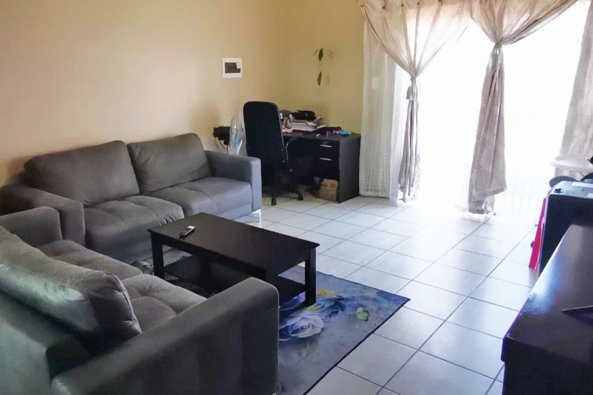 Beautiful 2 Bedroom Ground Floor Apartmentin Terra Nova - Photo 2