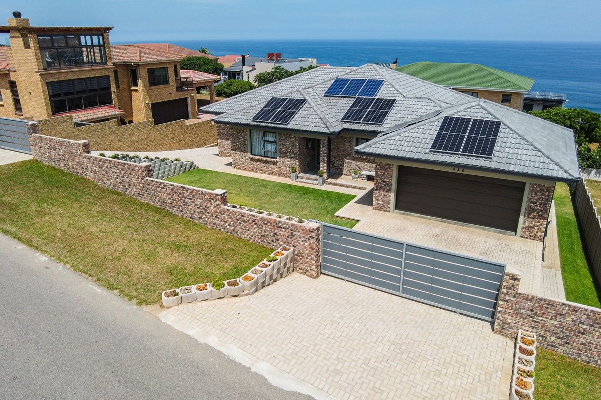 Sole Mandate: Luxury Coastal Living in Secure Dana Bay – Ocean Views, Nature & Exceptional Investment Value - Photo 3