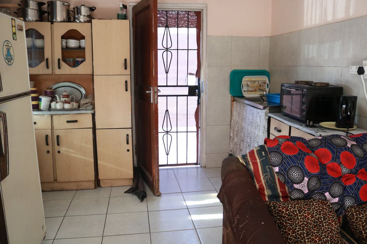 2 Bedroom house  - Photo 2