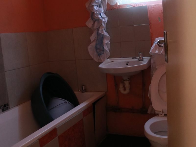 2 Bedroom house  - Photo 8