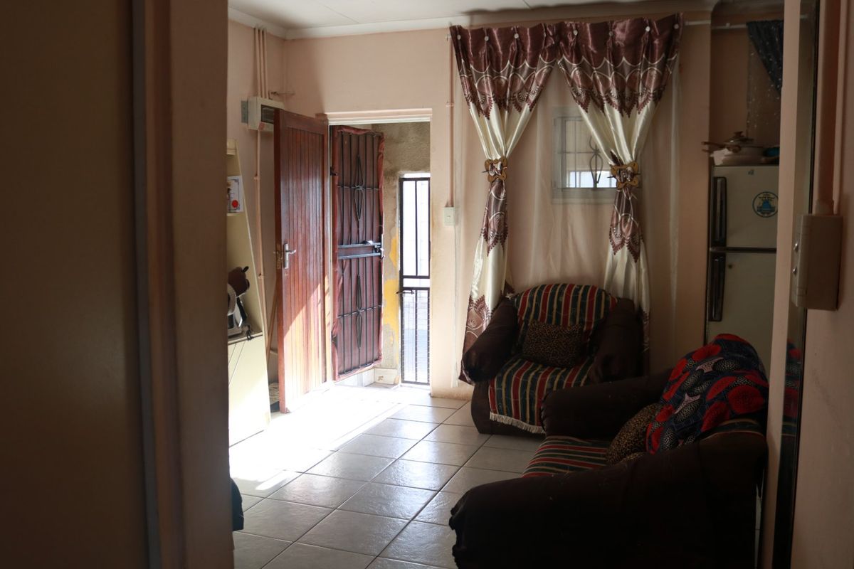 2 Bedroom house  - Photo 3