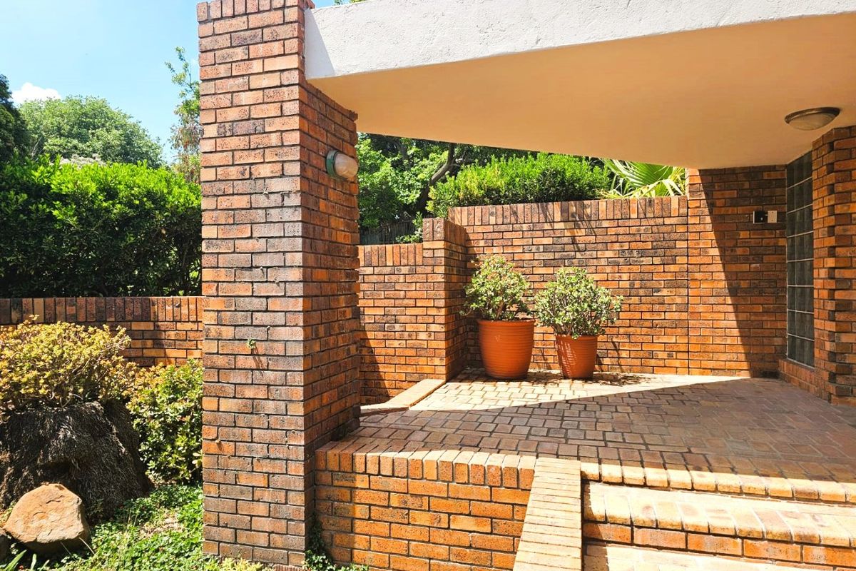 Spacious Modern Family Home Trichardt! - Photo 2