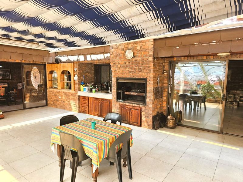 Spacious Modern Family Home Trichardt! - Photo 5