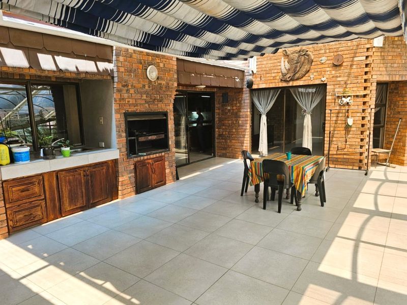 Spacious Modern Family Home Trichardt! - Photo 6