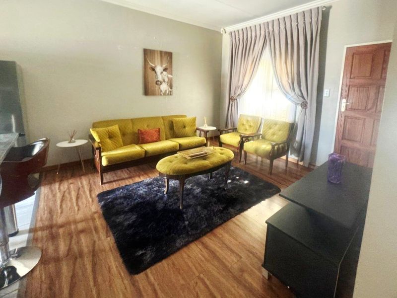 Stunning Modern Two Bedroom, Two Bathroom Home in Terra Nova. - Photo 3