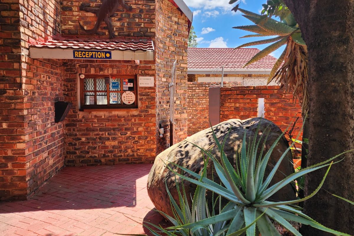 GUESTHOUSE & RENTAL PROPERTY INVESTMENT  - Photo 2
