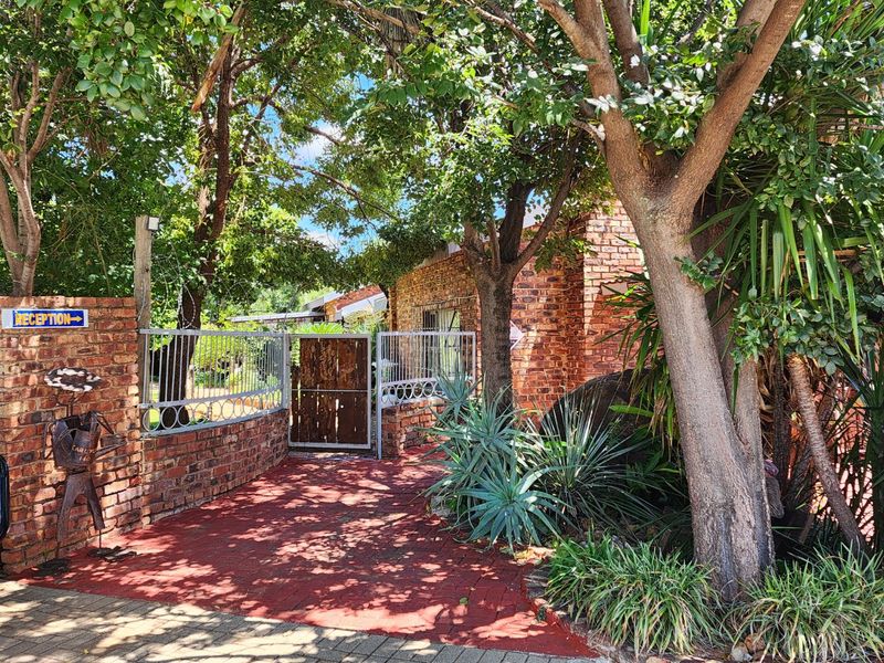 GUESTHOUSE & RENTAL PROPERTY INVESTMENT  - Photo 1