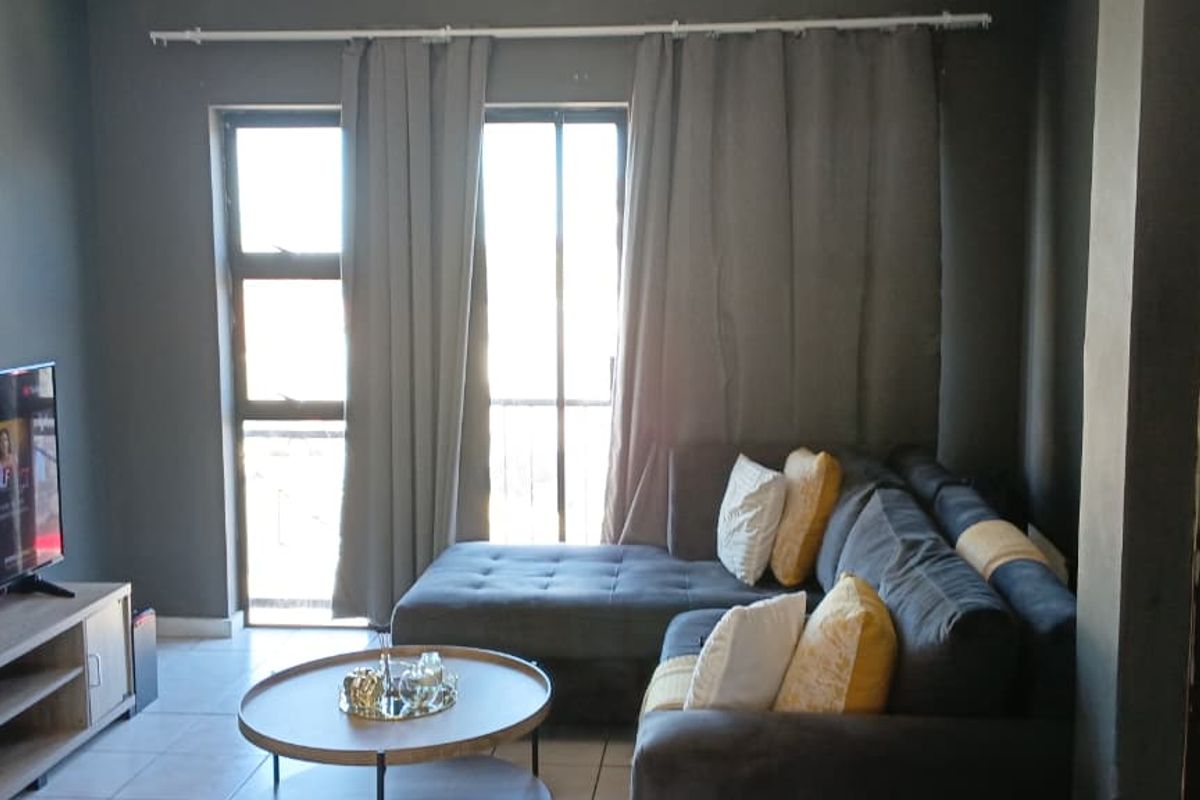 Modern Top-Floor Corner Unit in Prime Location – Why Rent When You Can Buy? - Photo 5