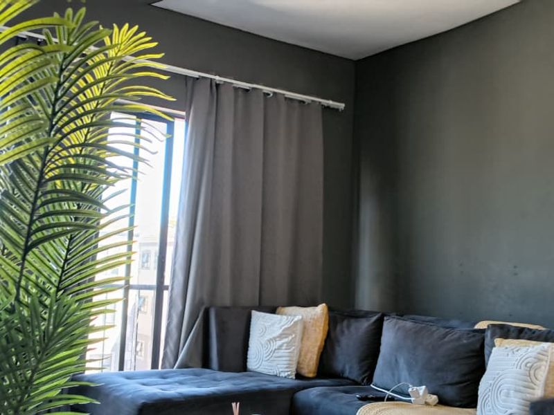 Modern Top-Floor Corner Unit in Prime Location – Why Rent When You Can Buy? - Photo 4