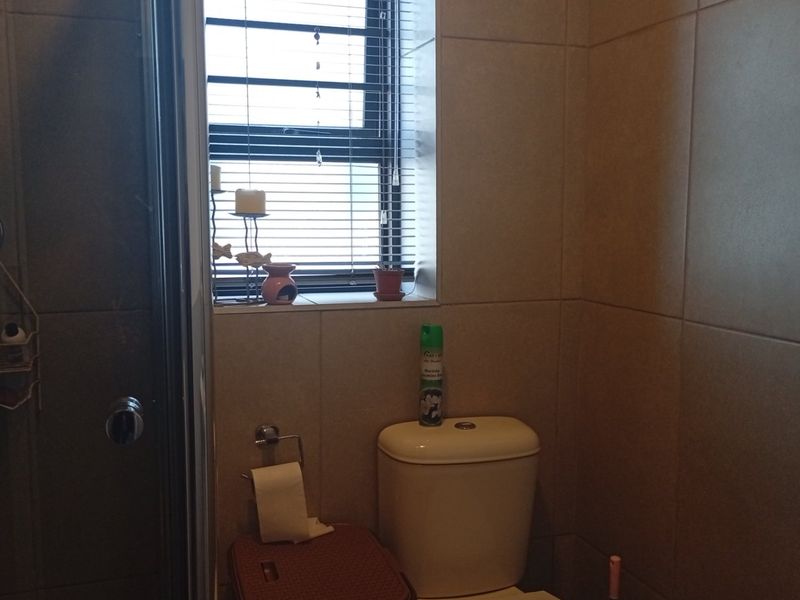 Ground floor, Spacious 2 Bedroom Apartment SOLD MANDATE - Photo 10