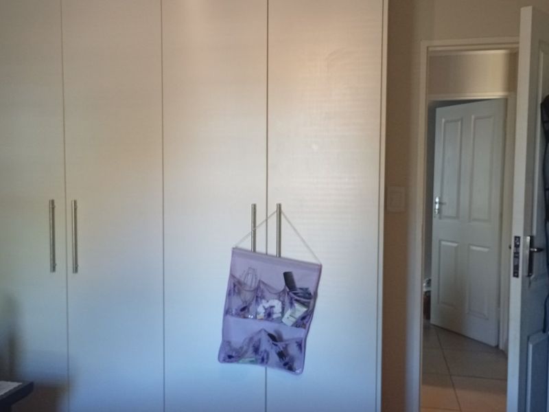 Ground floor, Spacious 2 Bedroom Apartment SOLD MANDATE - Photo 8