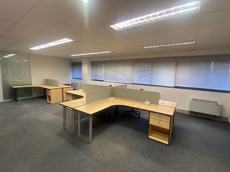 266m2 Commercial Space to Let in Pinelands  - Photo 9