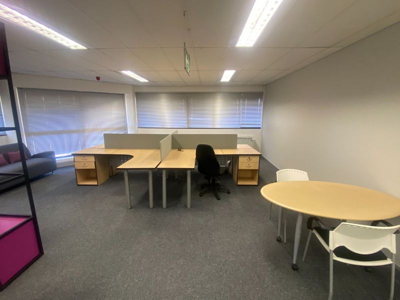 266m2 Commercial Space to Let in Pinelands  - Photo 8