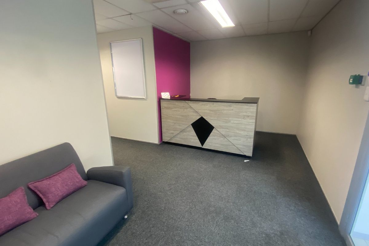 266m2 Commercial Space to Let in Pinelands  - Photo 2