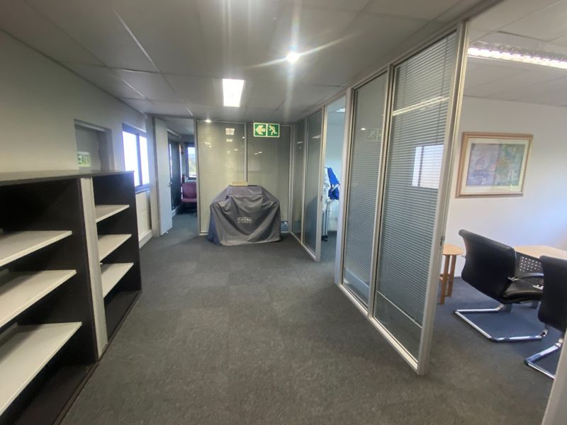 266m2 Commercial Space to Let in Pinelands  - Photo 7