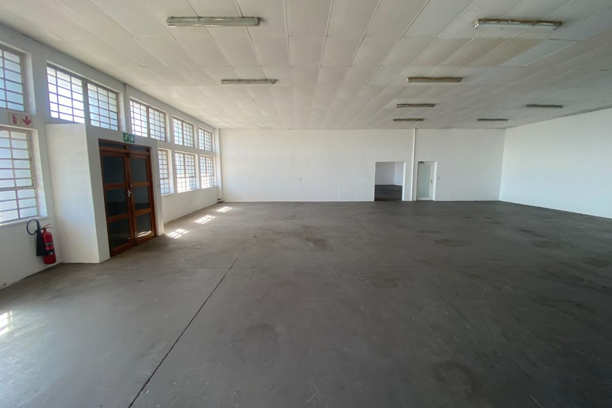 996m2 Industrial Warehouse Space to Let  - Photo 5