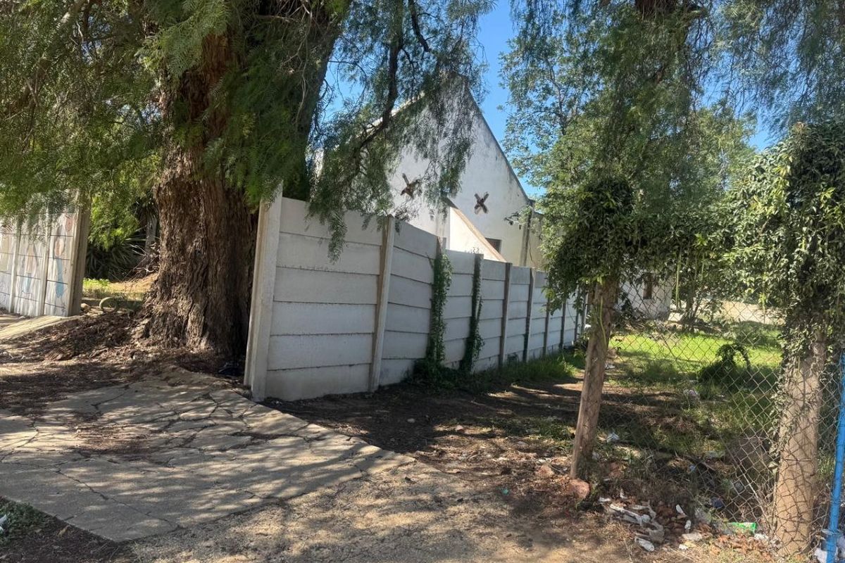 COMMERCIAL VACANT LAND IN CENTRAL UITENHAGE, EASTERN CAPE - Photo 5