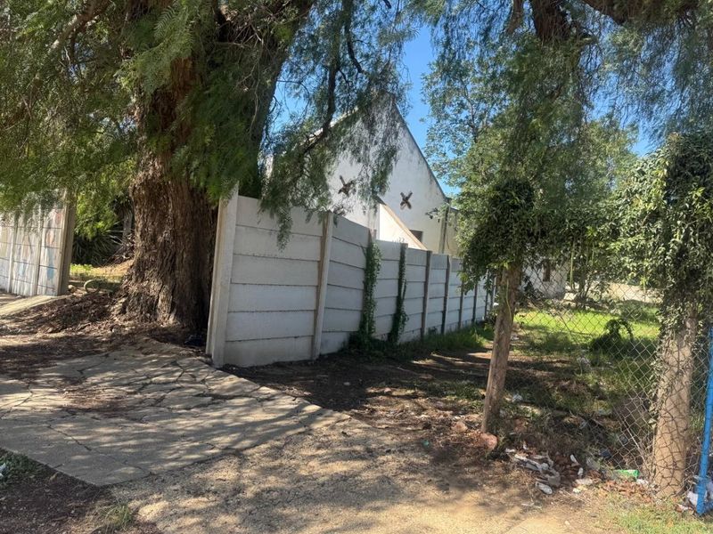 COMMERCIAL VACANT LAND IN CENTRAL UITENHAGE, EASTERN CAPE - Photo 5