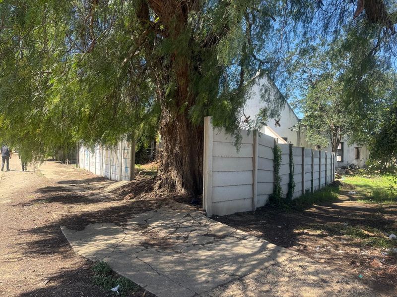 COMMERCIAL VACANT LAND IN CENTRAL UITENHAGE, EASTERN CAPE - Photo 4