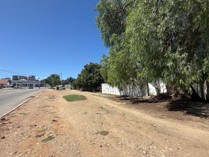 COMMERCIAL VACANT LAND IN CENTRAL UITENHAGE, EASTERN CAPE - Photo 7