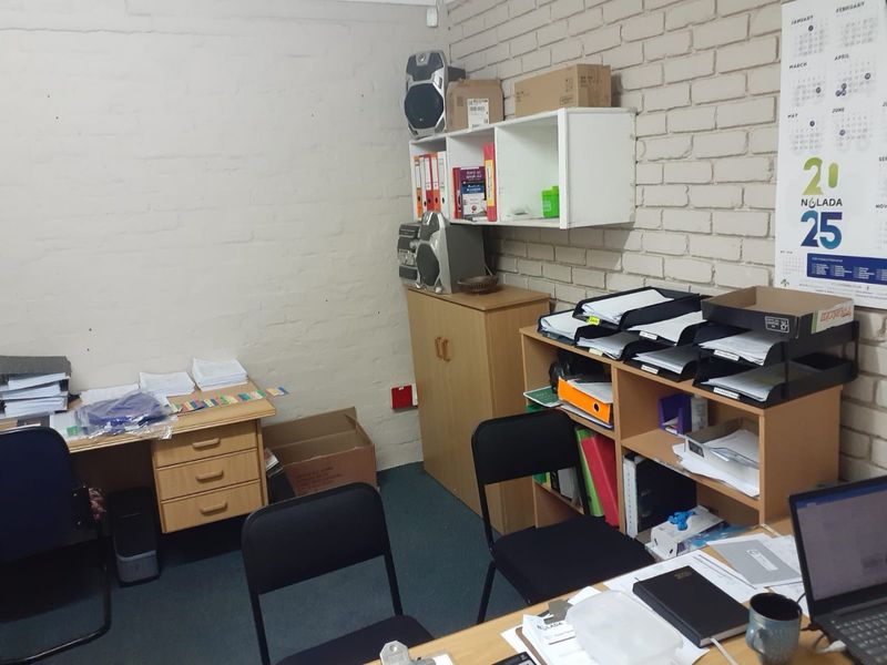 Income-Generating Commercial Property in Voorbaai – Tenanted Investment Opportunity - Photo 7