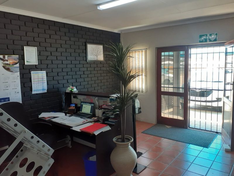 Income-Generating Commercial Property in Voorbaai – Tenanted Investment Opportunity - Photo 6