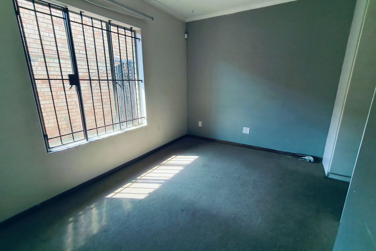 Townhouse for Sale – Albermarle Never to be Repeated Price!! - Photo 5