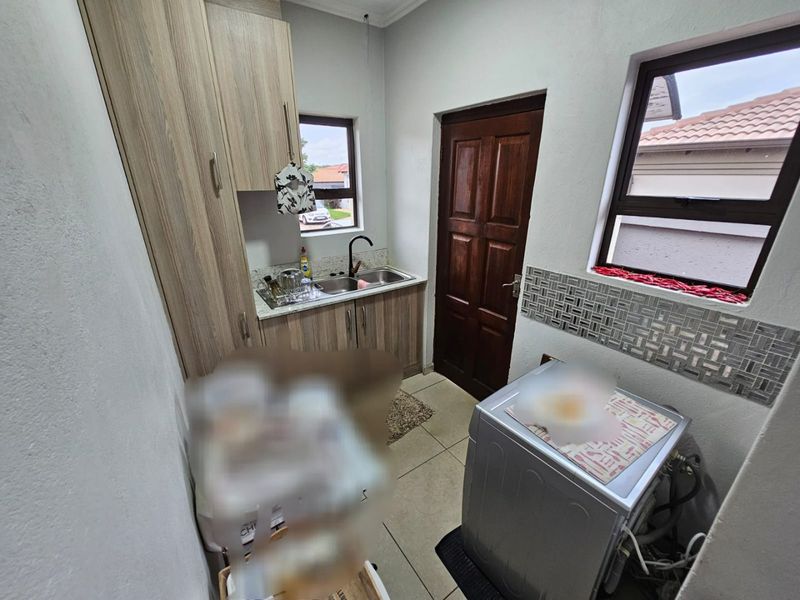 A Beautiful 3 bedroom 2 bathroom house for sale in Monavoni - Photo 9