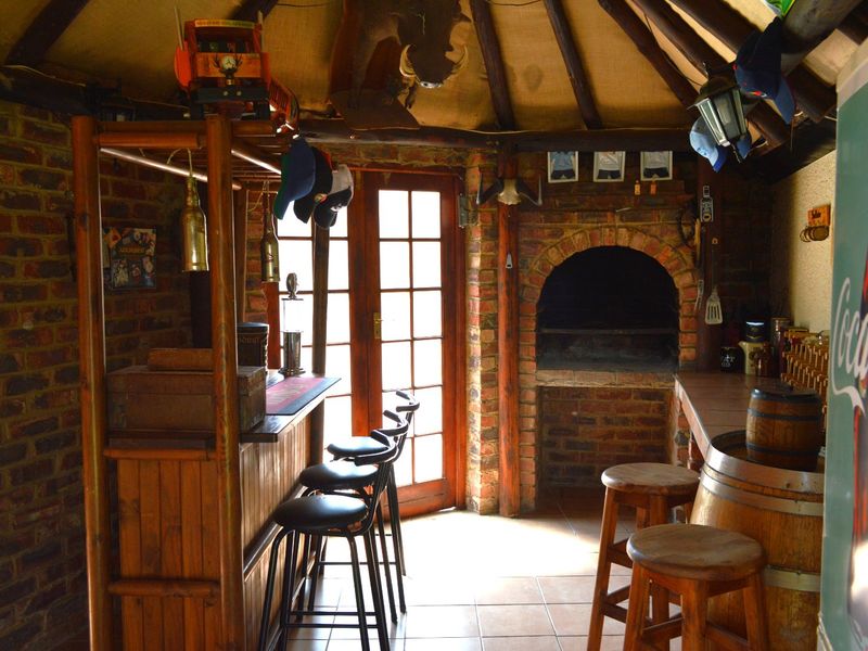 4 Bedroom Home with Flatlet, Exceptional Parking and Work-From-Home Potential – Stilfontein Ext 4 - Photo 6