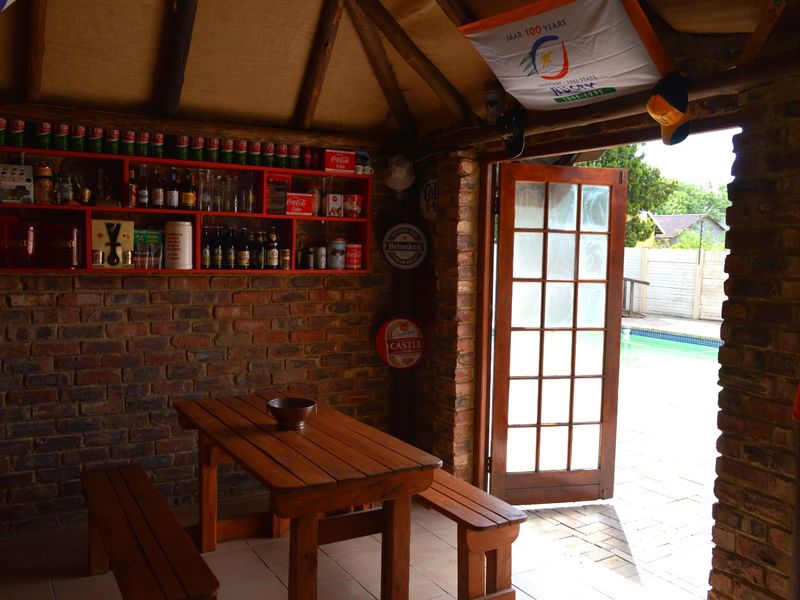 4 Bedroom Home with Flatlet, Exceptional Parking and Work-From-Home Potential – Stilfontein Ext 4 - Photo 7