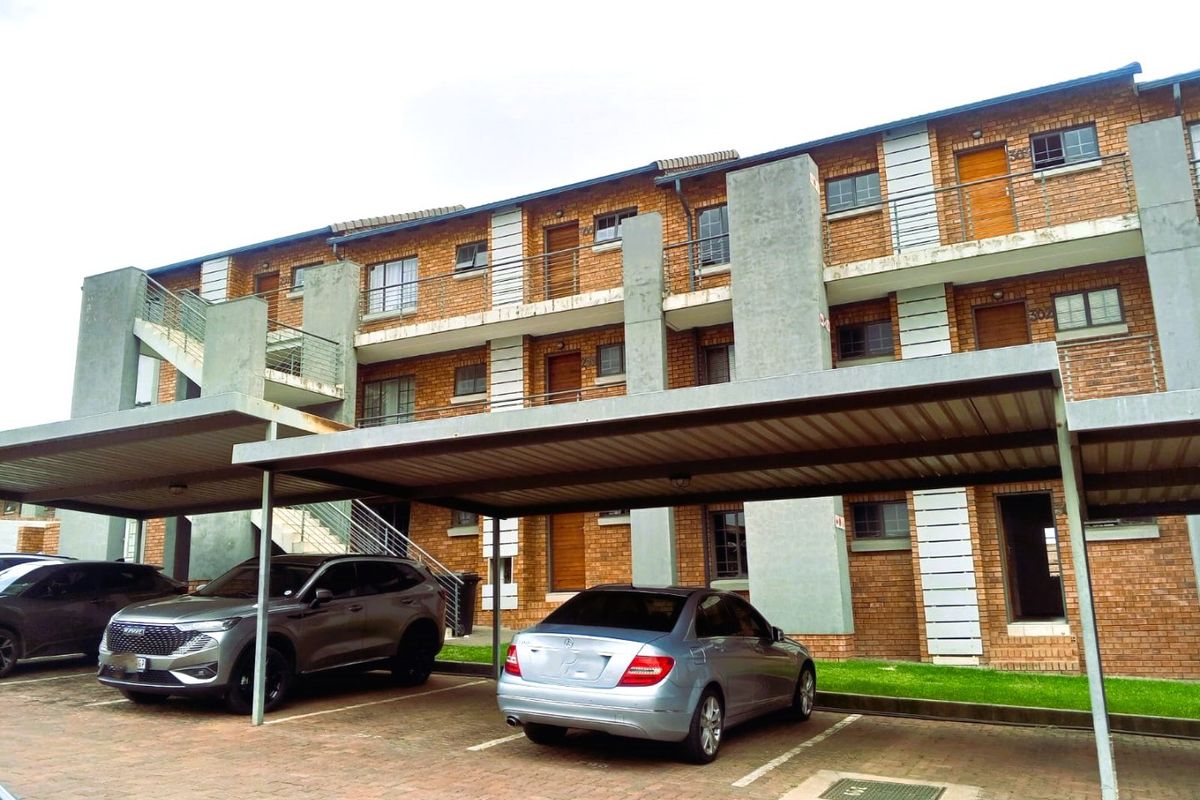 2 Bed Apartment in Sagewood for Sale - Photo 2