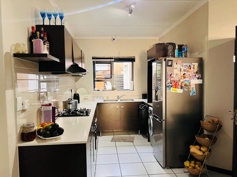 3 Bedroom, 2 Bathroom Garden Unit for Sale  - Photo 2