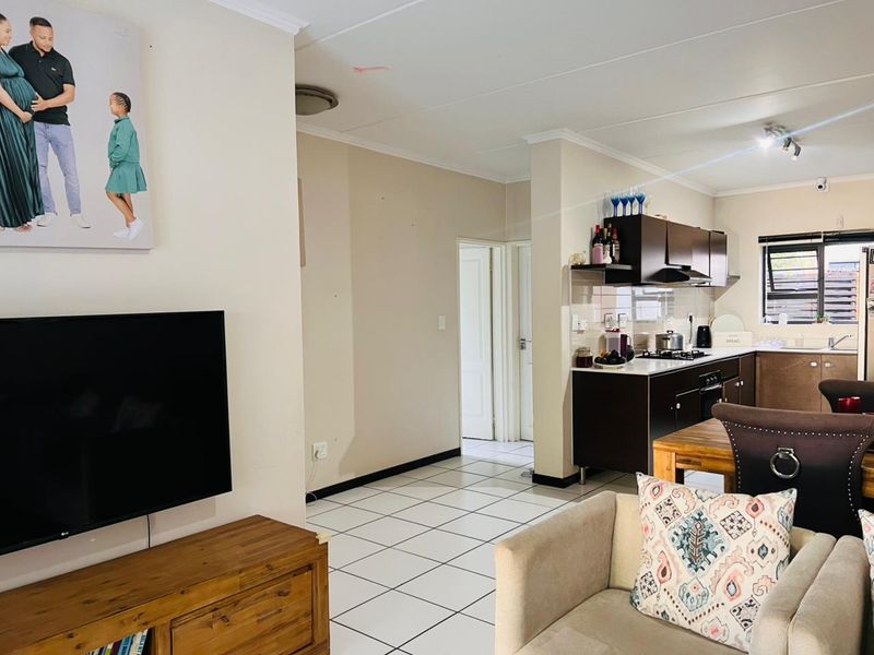 3 Bedroom, 2 Bathroom Garden Unit for Sale  - Photo 1