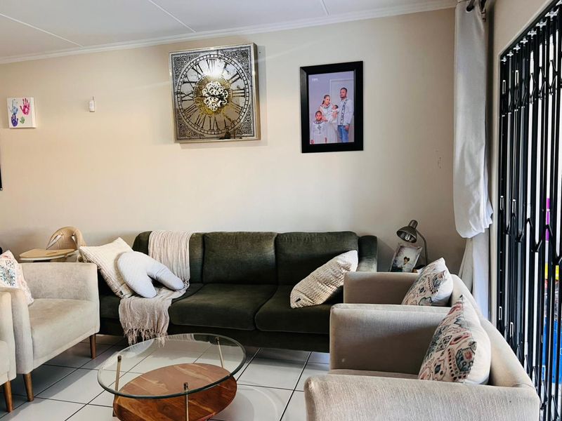 3 Bedroom, 2 Bathroom Garden Unit for Sale  - Photo 8