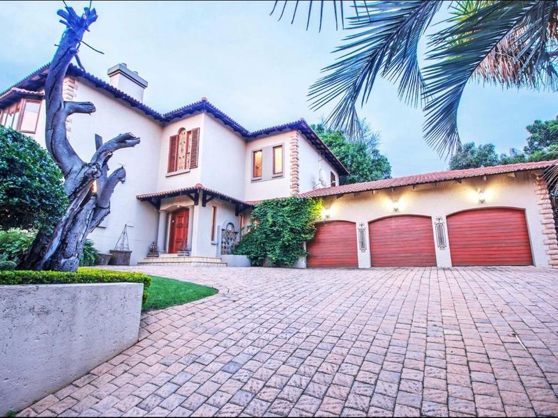 Exclusive 5-Bedroom Residence with Business Rights in Woodhill Golf Estate - Photo 2