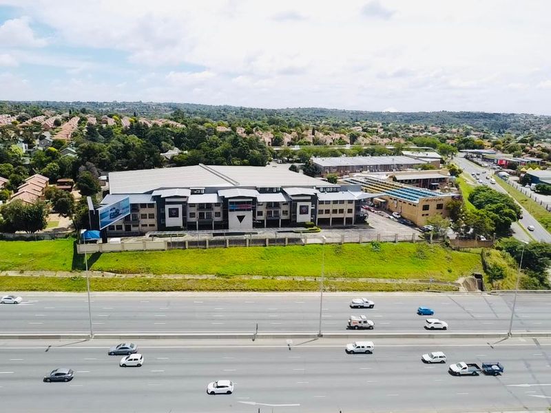 Prime Industrial Property to Let | Strijdompark, Randburg - Photo 4