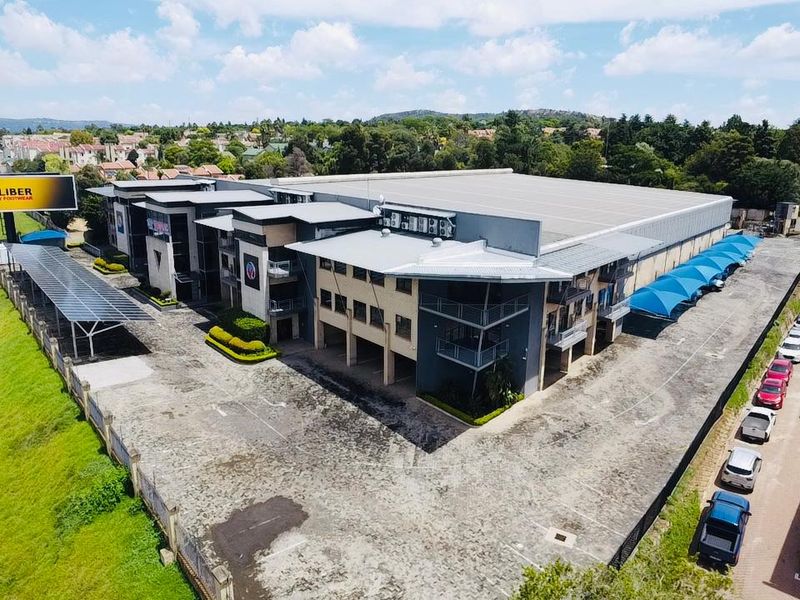 Prime Industrial Property to Let | Strijdompark, Randburg - Photo 2