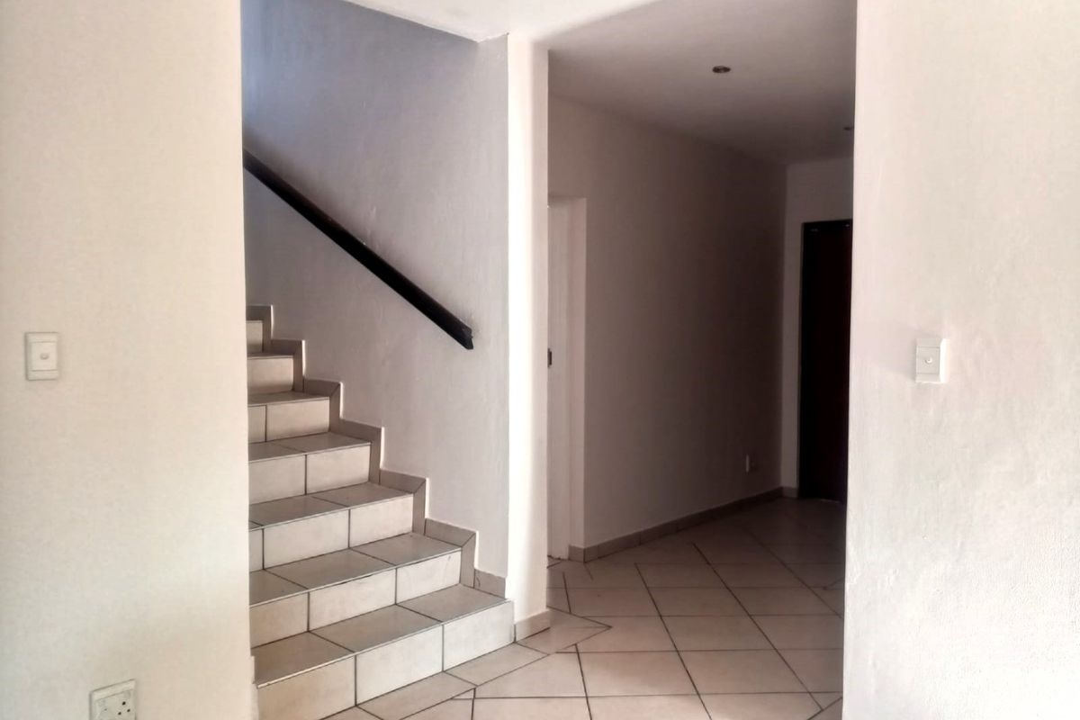 Experience refined estate living in the prestigious Valley View Estate, a tranquil and family-orientated neighbourhood designed for comfort, security, and an exceptional lifestyle. - Photo 5