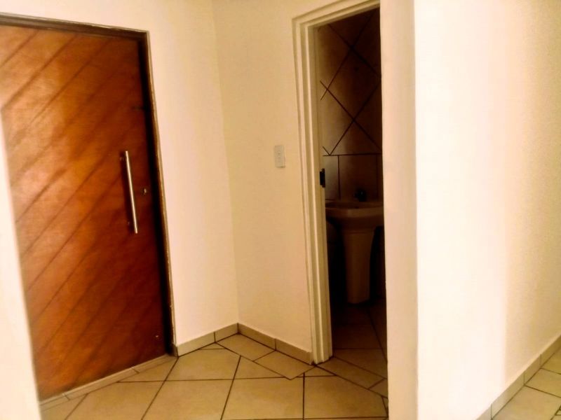 Experience refined estate living in the prestigious Valley View Estate, a tranquil and family-orientated neighbourhood designed for comfort, security, and an exceptional lifestyle. - Photo 9