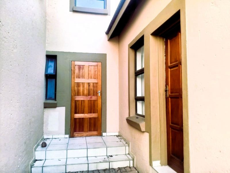 Experience refined estate living in the prestigious Valley View Estate, a tranquil and family-orientated neighbourhood designed for comfort, security, and an exceptional lifestyle. - Photo 8