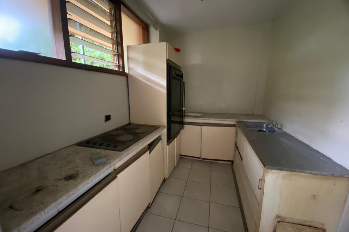 2 Bedroom Apartment in Sunnyside - Photo 4