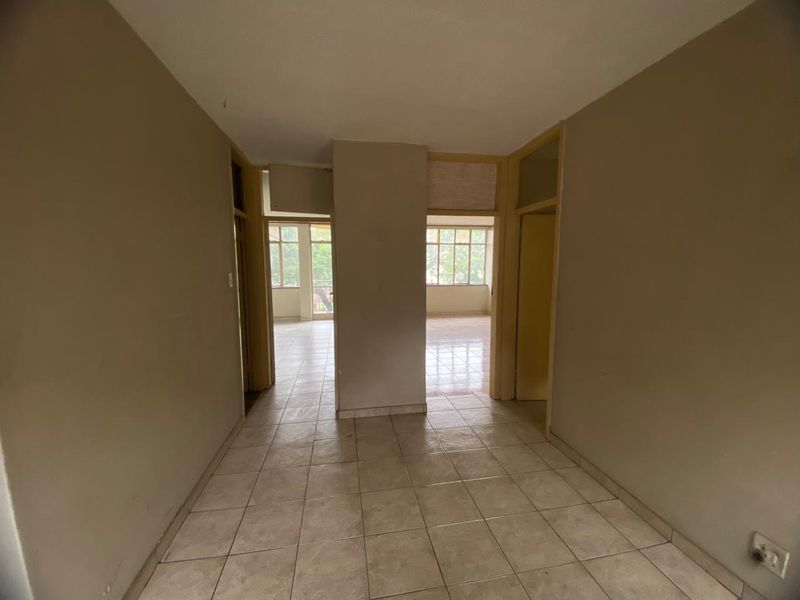 2 Bedroom Apartment in Sunnyside - Photo 3